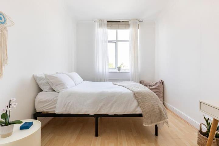 Apartment Gracefully Chic And Undeniably Beautiful Apartment-sustainable Living